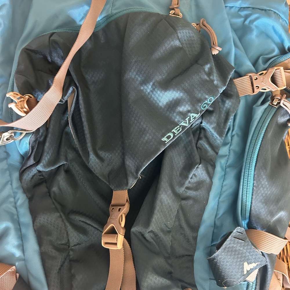Deva 60 L women’s backpacking Backpack - Blue and Tan